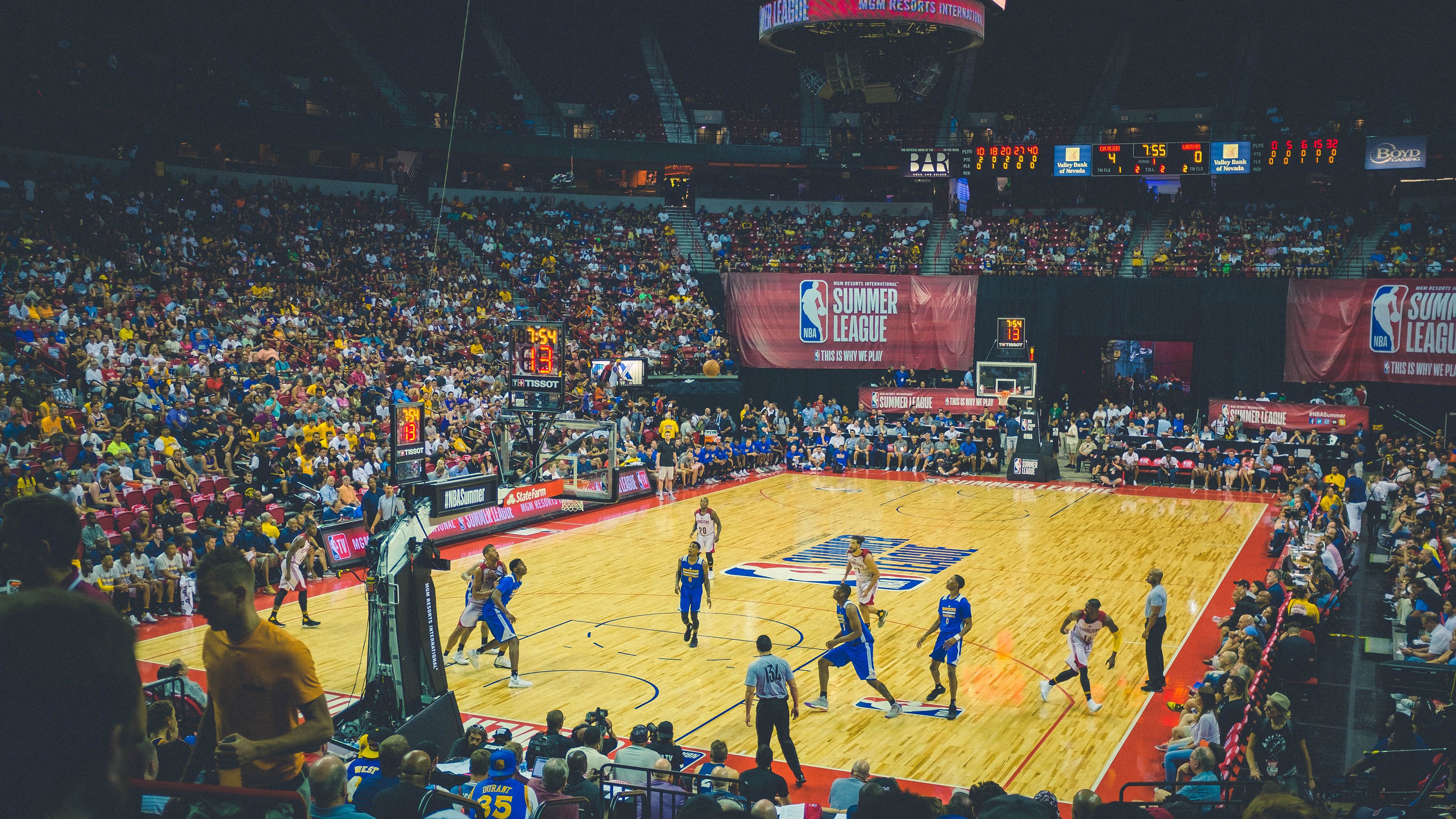 九游体育入口-以科技助推青训，智能篮球装备走入校园，智能篮球app